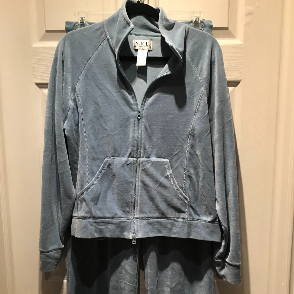 Baby Blue VELOUR 2-pc size LG Sweatsuit