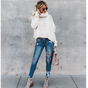 Cream Oversized Sweater 🖤