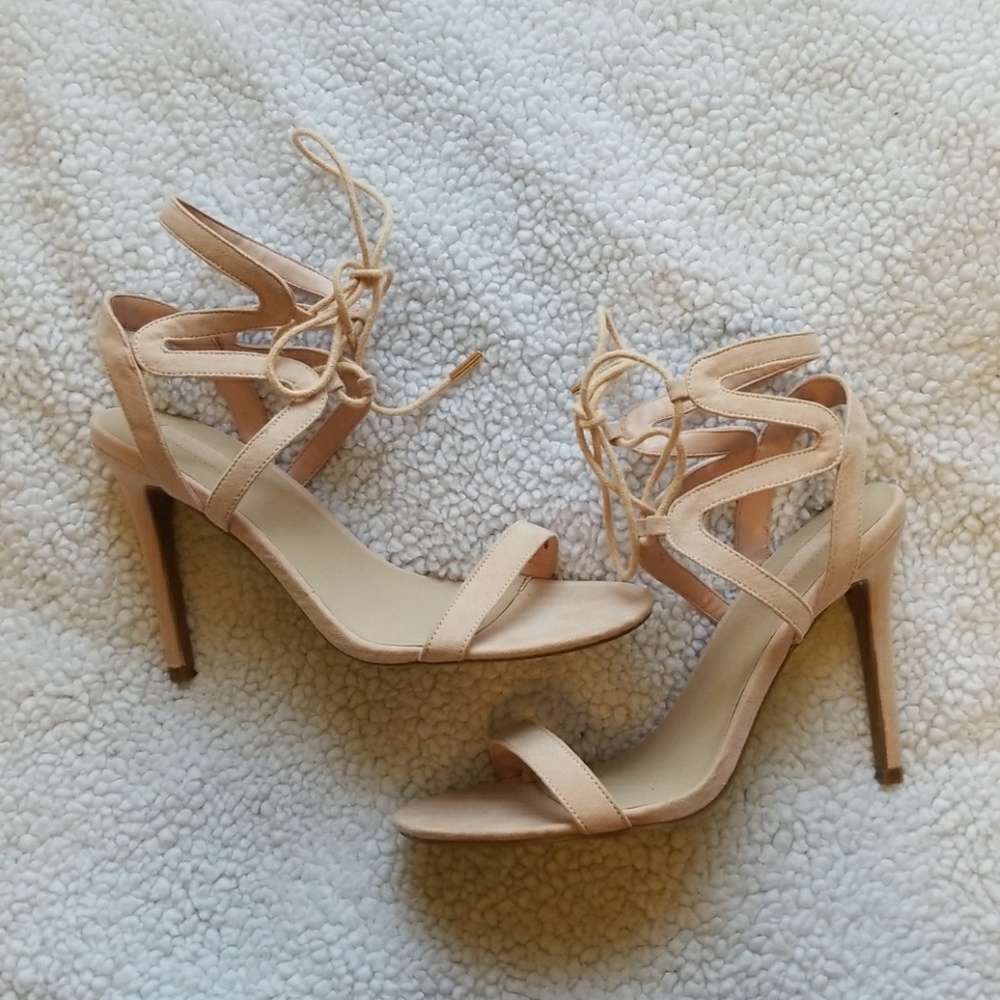 Light pink laced heels