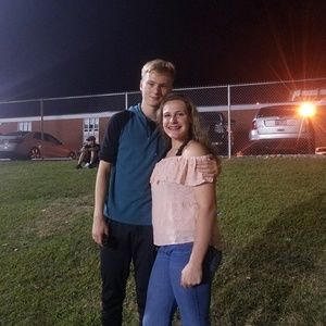 Meet your Posher, Caitlin