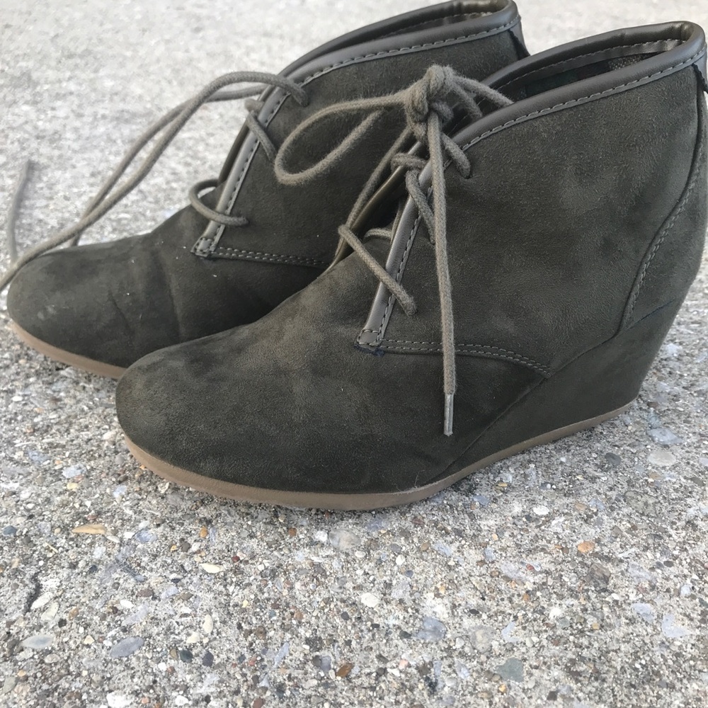 Size 6 lace up booties