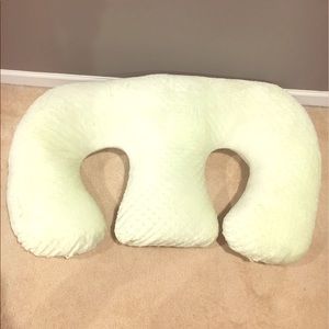 Twin Z pillow