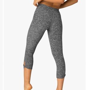 Beyond yoga leggings Capri new with out tags