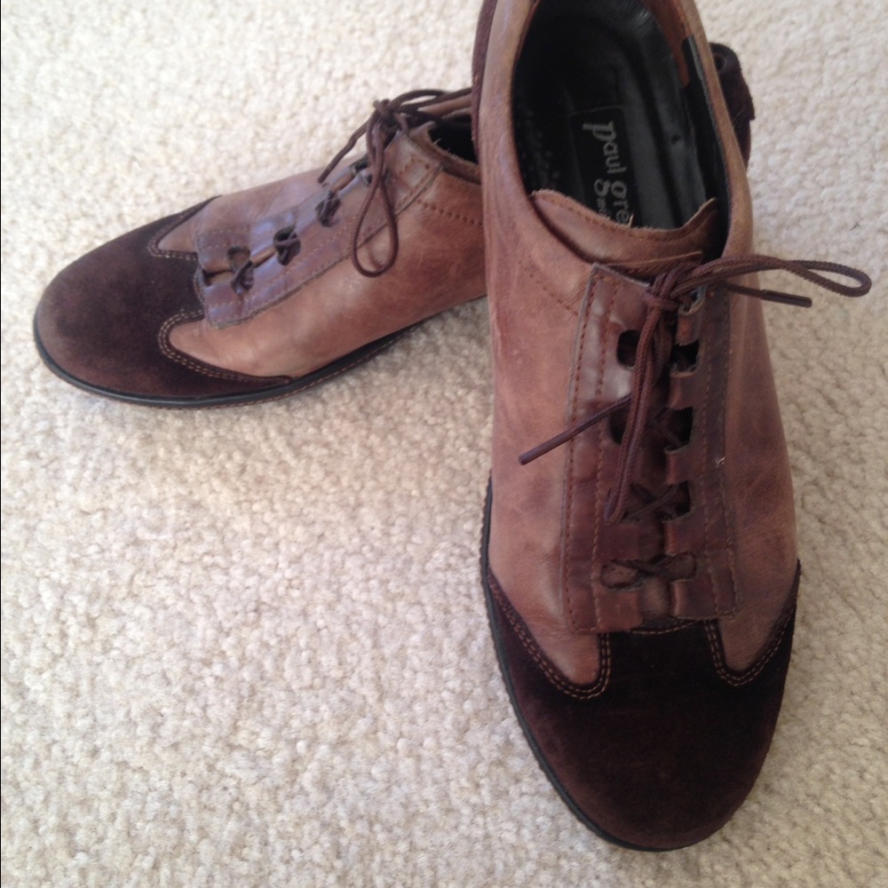 Paul Green leather sneaker. Size 9