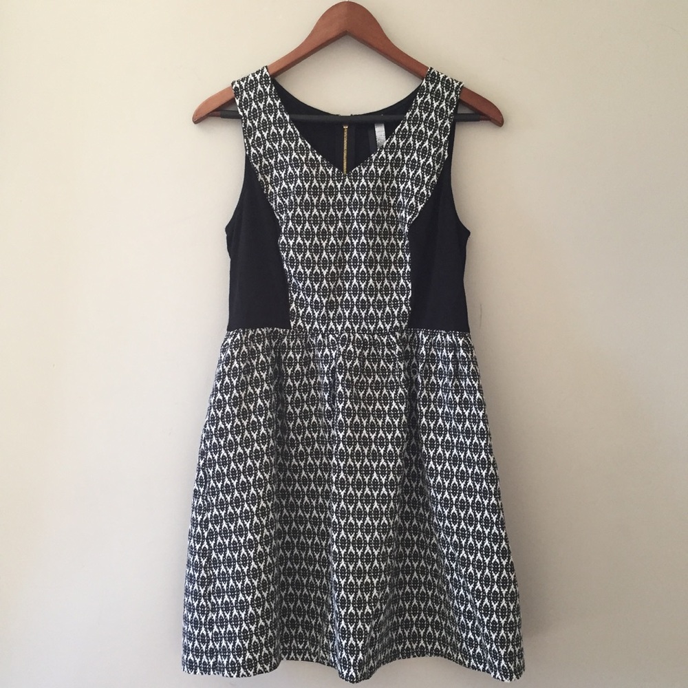 Kensie Soft Brocade Textured Fit & Flare Dress - S
