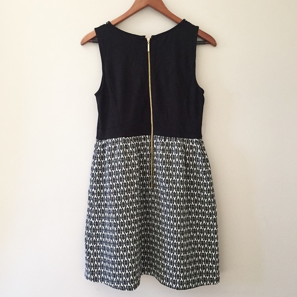 Kensie Soft Brocade Textured Fit & Flare Dress - S - Picture 4 of 5