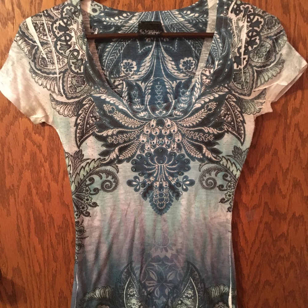 DAYTRIP BUCKLE BRAND BLING TEE