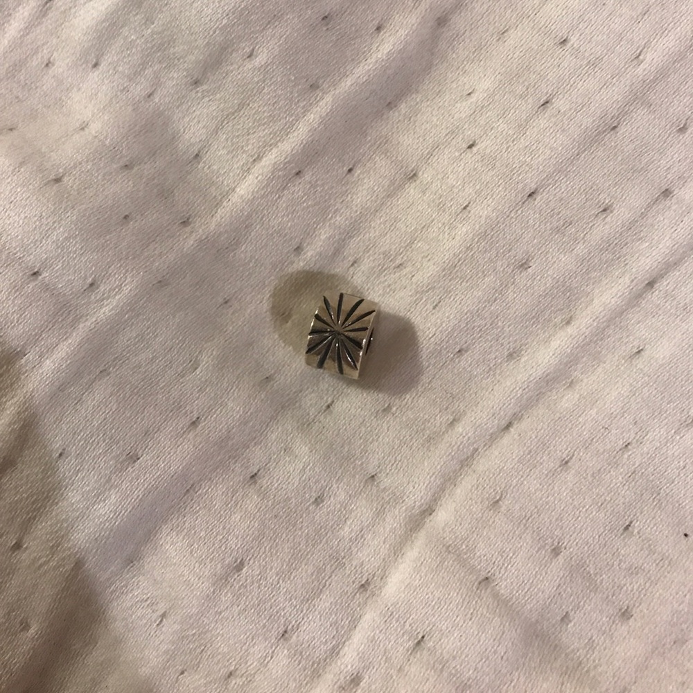 AUTHENTIC Pandora Sunburst Clip