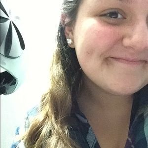 Meet your Posher, Raquelita