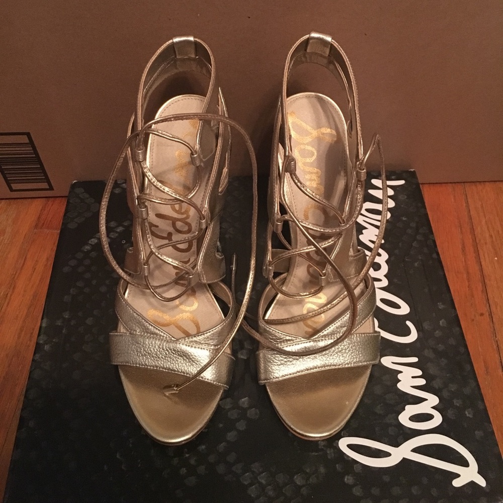 New Sam Edelman gold yardley heels 7.5