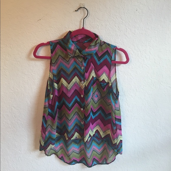 Romantic Sini zigzag Button down Blouse!! - Picture 5 of 7