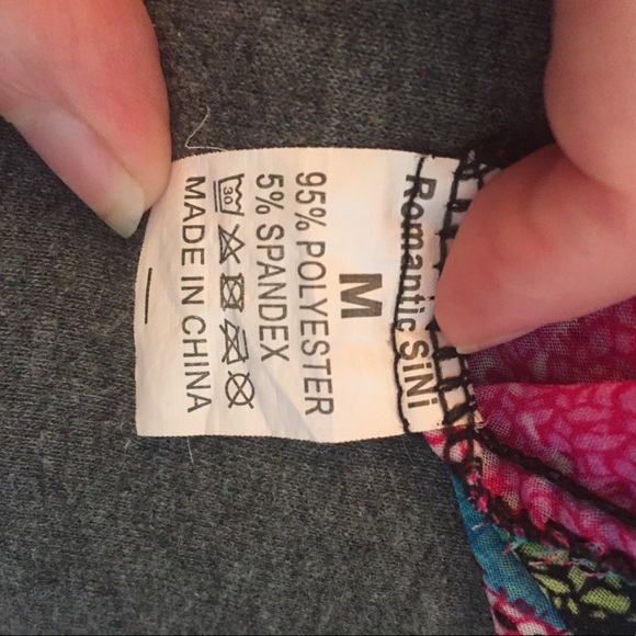 Romantic Sini zigzag Button down Blouse!! - Picture 7 of 7