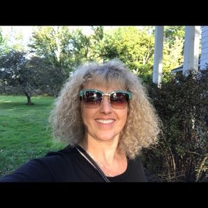 Meet your Posher, Dana