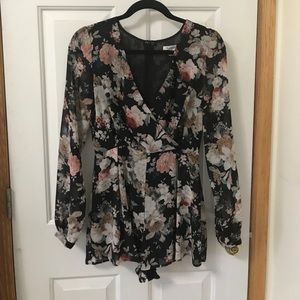 Dark floral romper size XS from Nordstrom
