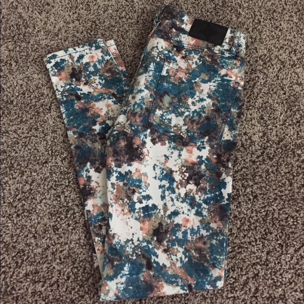 BCBG printed jeans