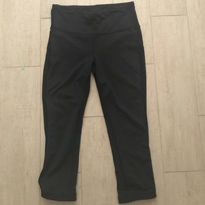 Lululemon pants size 8 in black.