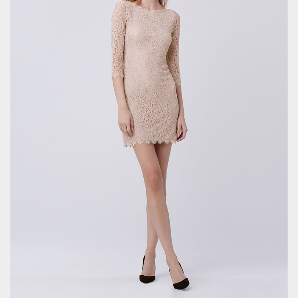 Diane Von Furstenberg nude lace 3/4 sleeved dress