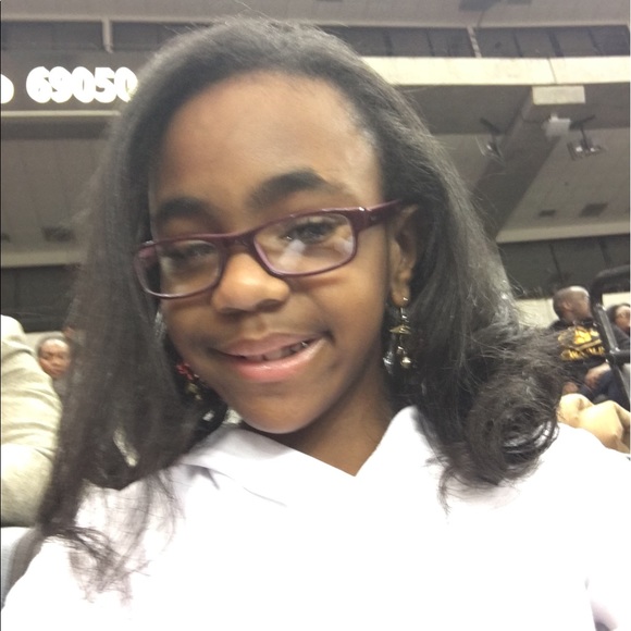 Meet your Posher, Candace - Picture 1 of 1
