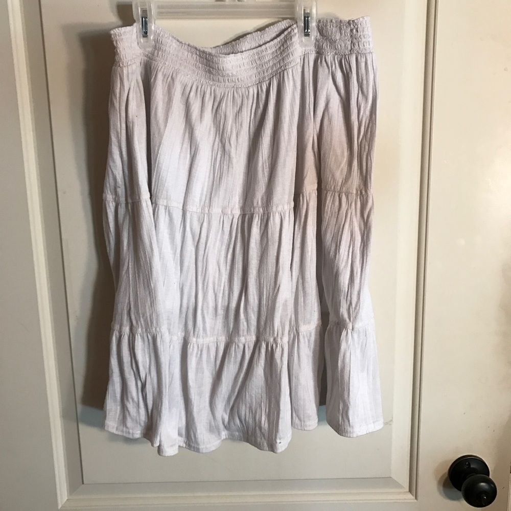 White cotton elastic band skirt