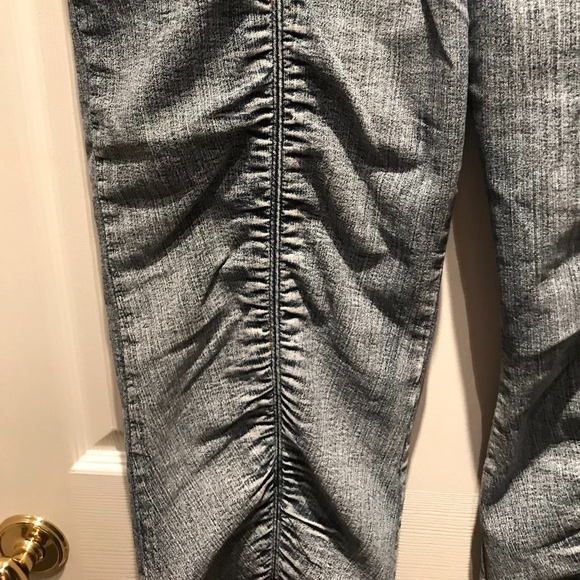 Size 17/18 TRUST JEANS - faded out with gathering - Picture 7 of 8