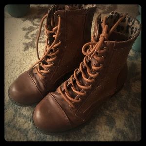 💕 Little Girls Size 1 Gianni Bini Combat boots