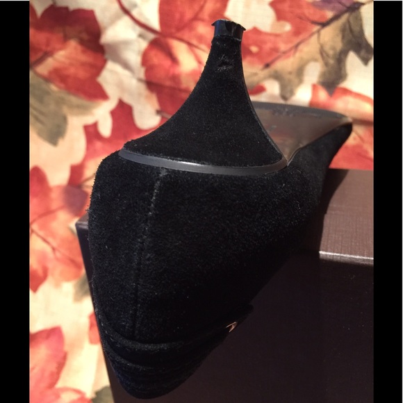 Elie Tahari Felicia Pumps - Picture 6 of 8