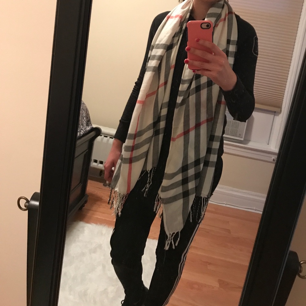 Plaid Scarf - Picture 1 of 3
