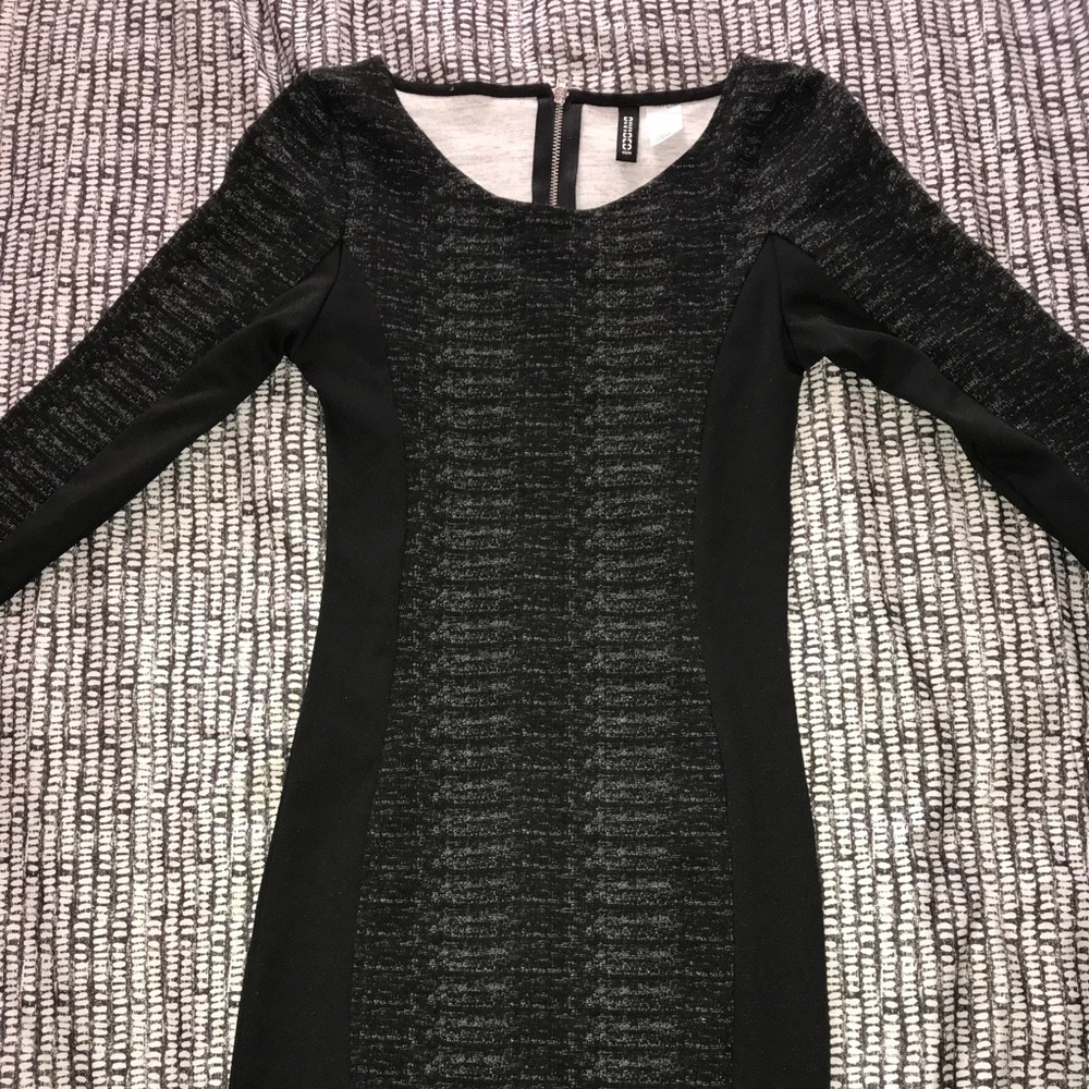 Form fitting dress size 2 (00 US)
