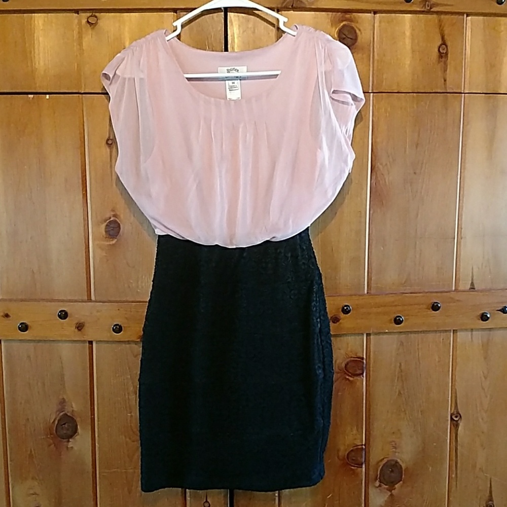 👗 NWOT Classy two toned black/rose dress 👗
