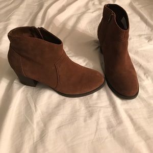 American Eagle booties