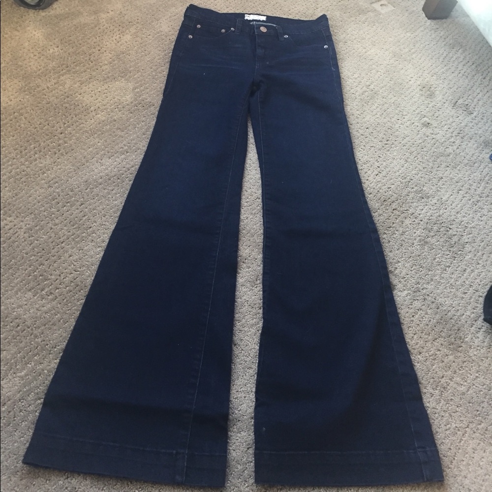 FREE PEOPLE FLARE. 28/33 beautiful blue denim
