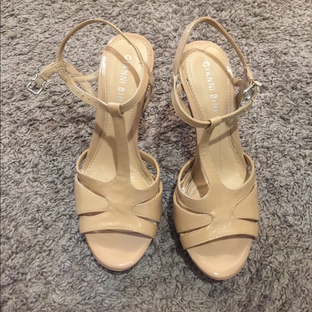 Giani Bini Kelli T-Strap Heels in Nude