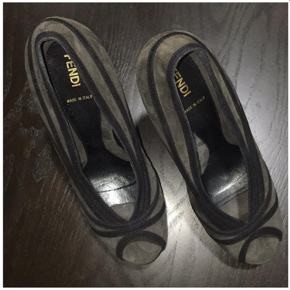 FENDI Open Toes Gray&Black Platforms