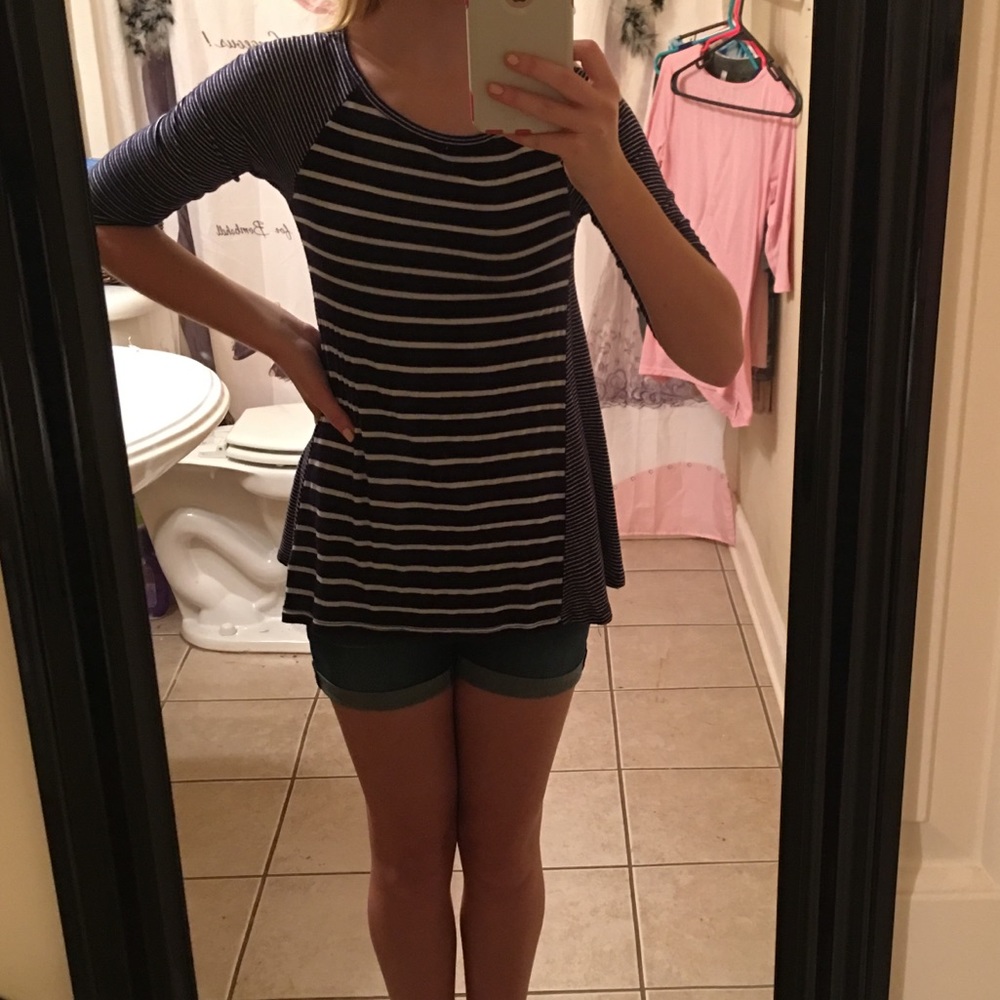 Cute navy blue and white top half sleeve