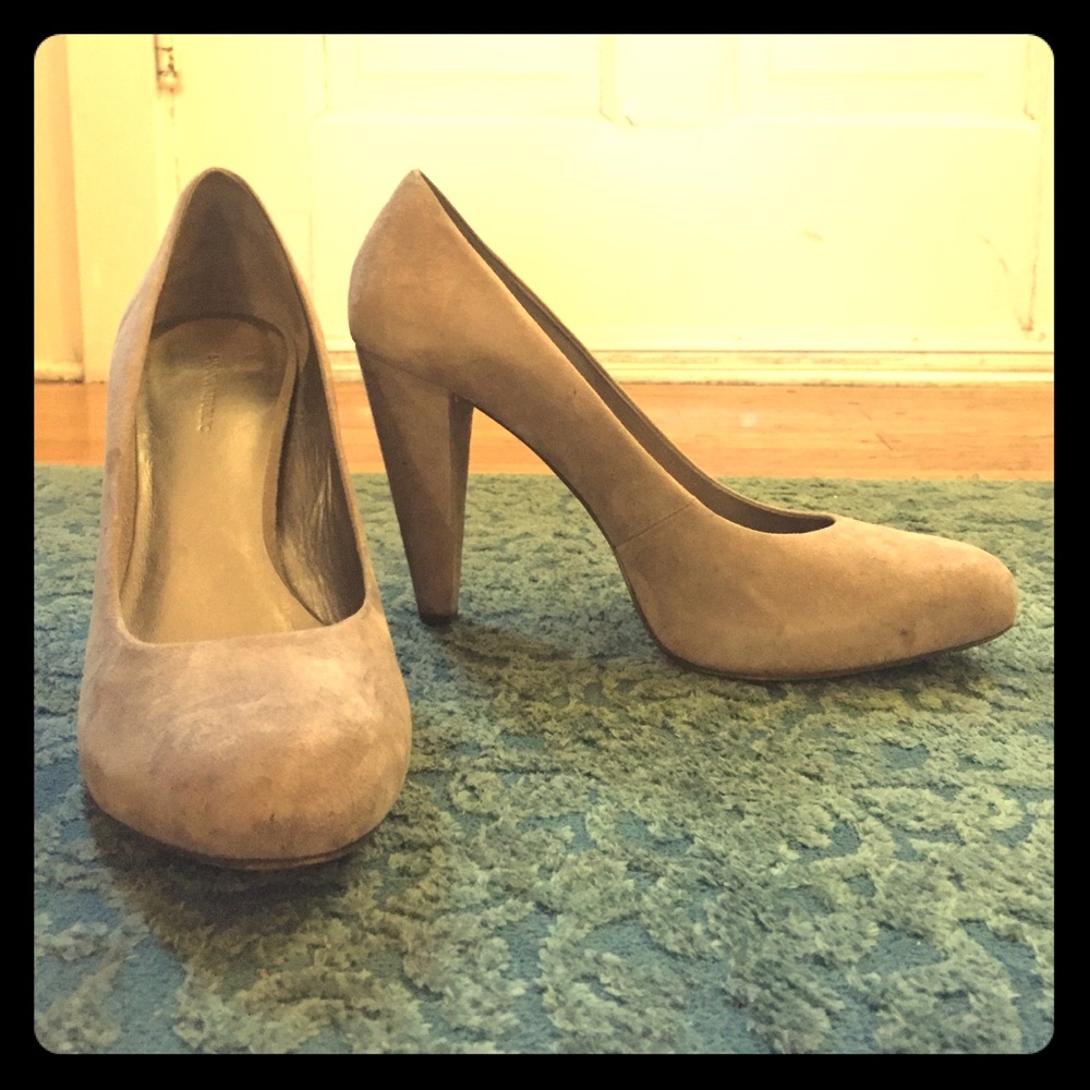 Banana republic taupe platform heel