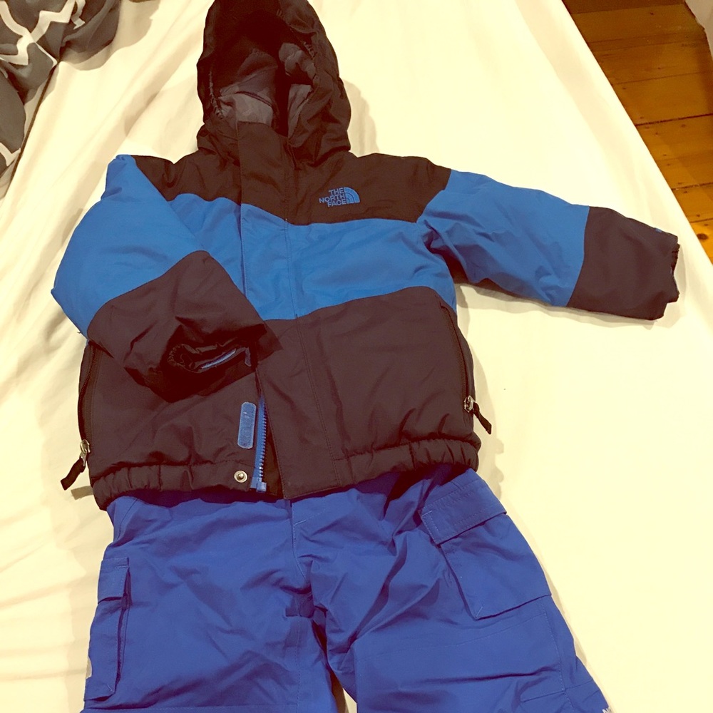 North face snowsuit and winter coat size 3T