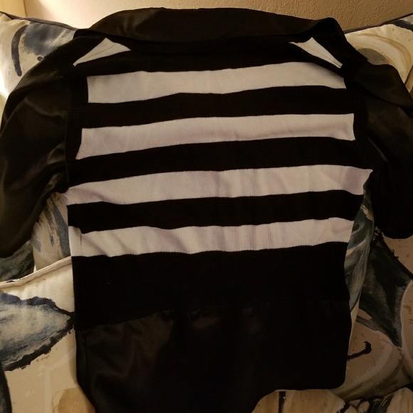 Black and white striped shirt/brown also - Picture 2 of 4