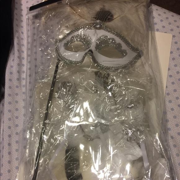 Halloween Costume -"She's a hoot" - Picture 3 of 3