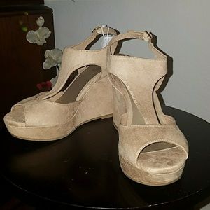 NWT Beige wedge