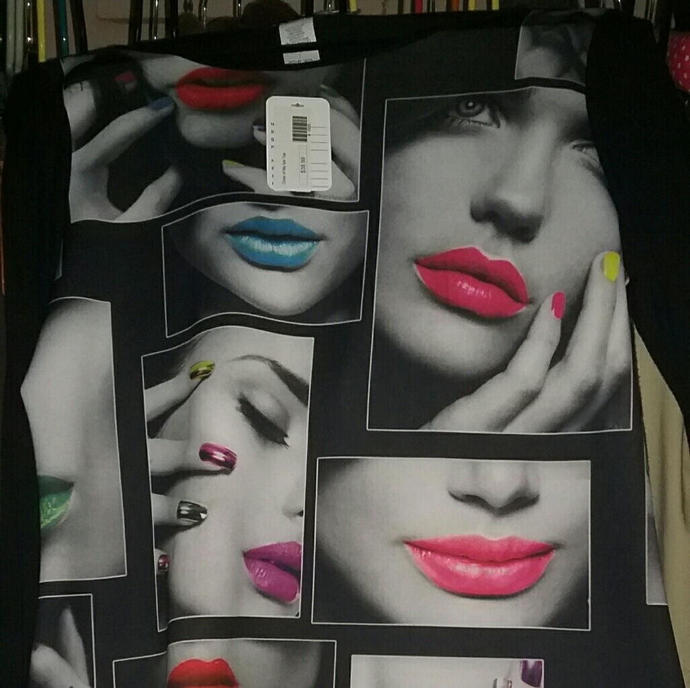 Long sleeve shirt with multi faces and colors