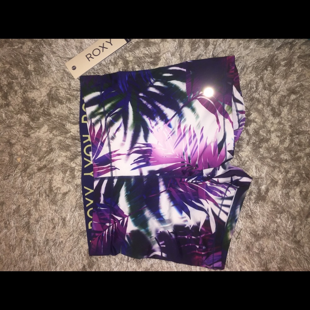 NWT Roxy compression shorts