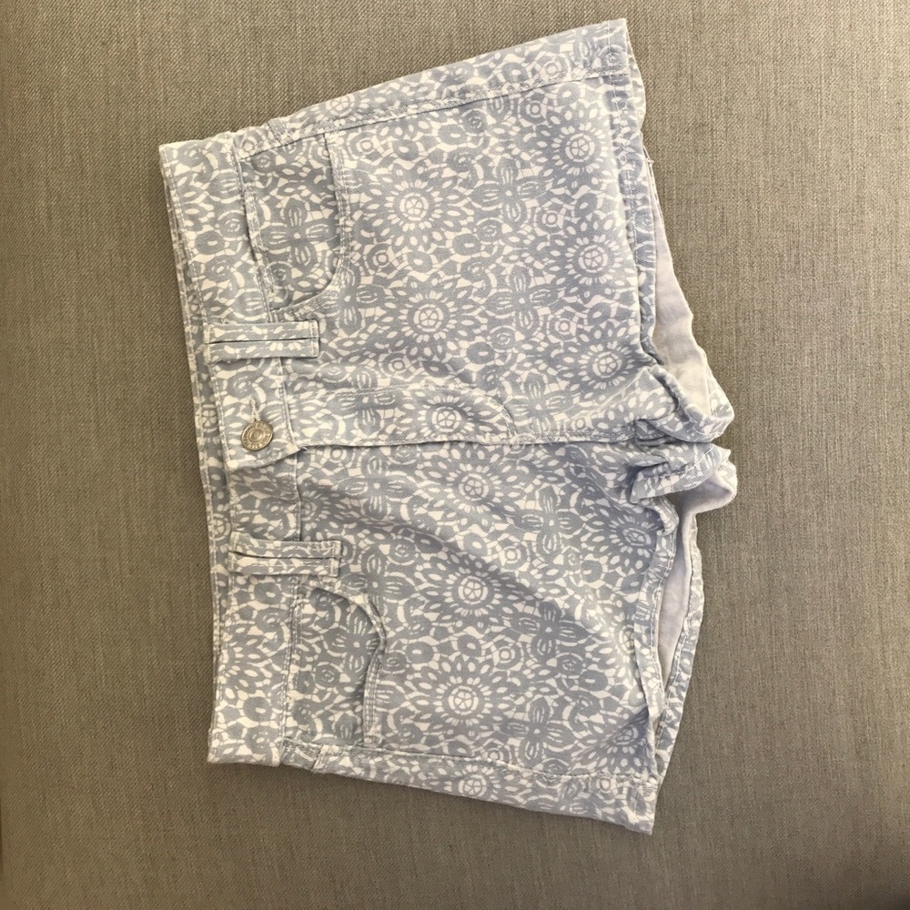 7 for All Mankind Floral Shorts - Picture 2 of 3