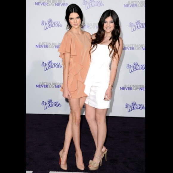 Nude YSL - Picture 3 of 8