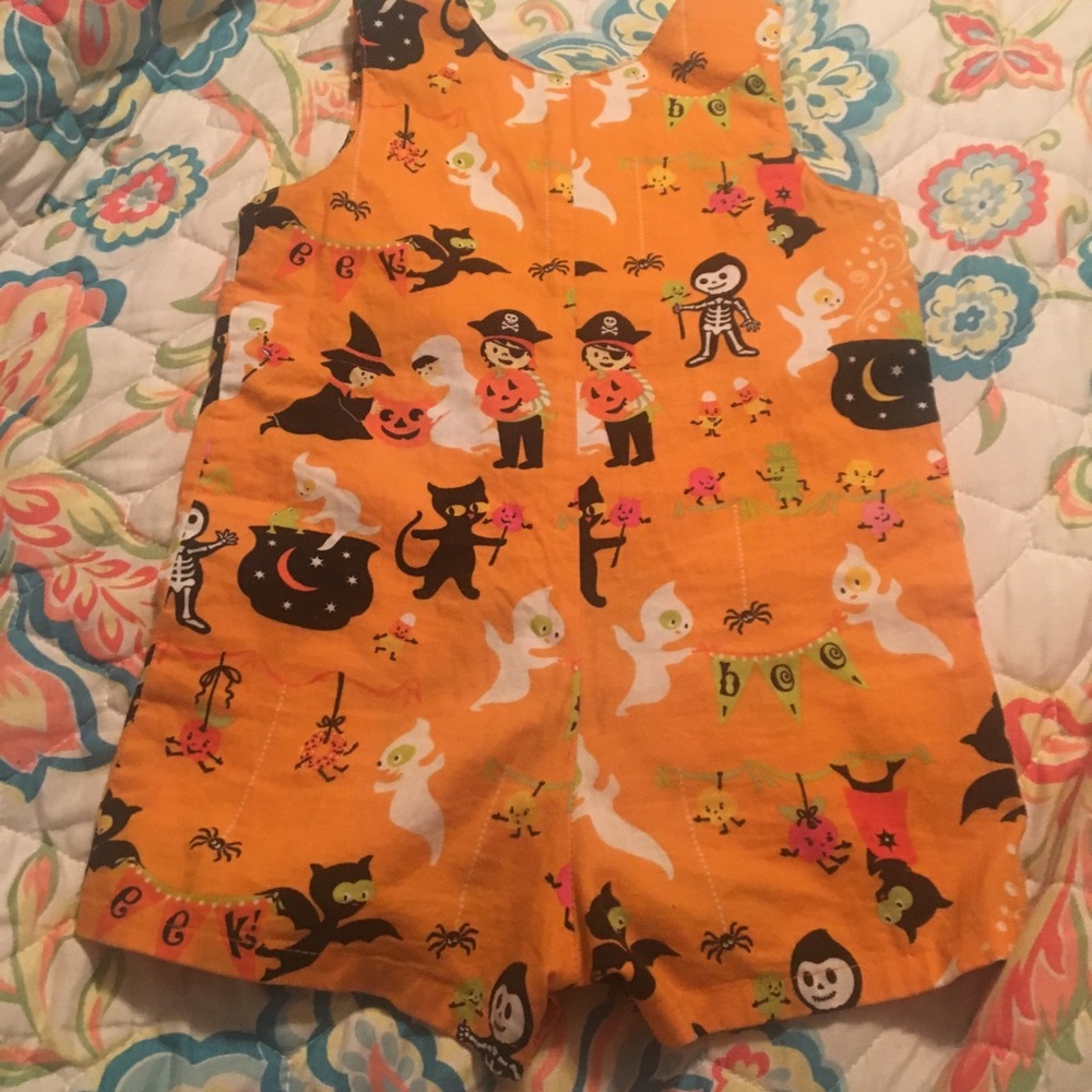 Haley and the hound Halloween shortall