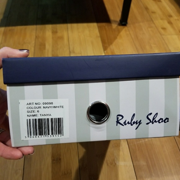 Ruby Shoo Pinup Heels Clutch rockabilly Bettie 8 - Picture 8 of 8