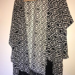 Black and white patterned kimono