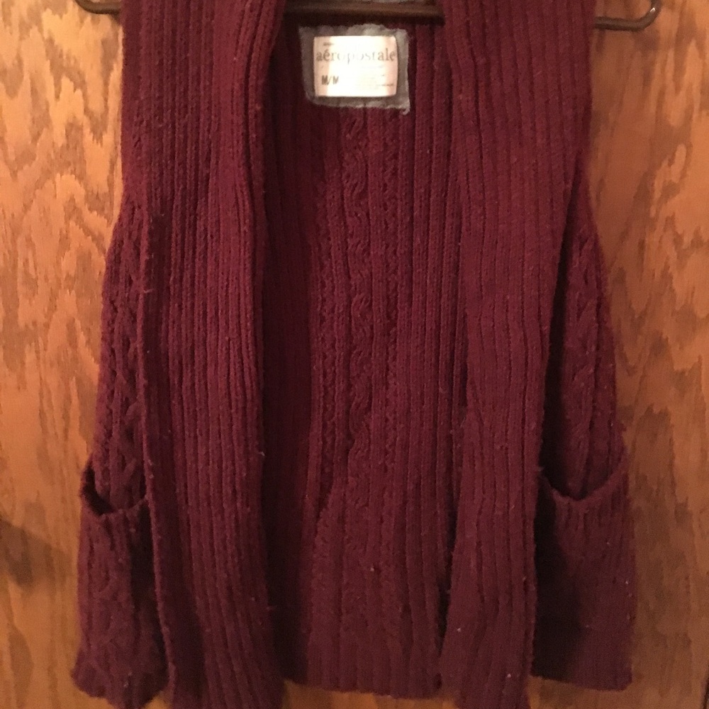 CABLE KNIT VEST W/POCKETS!