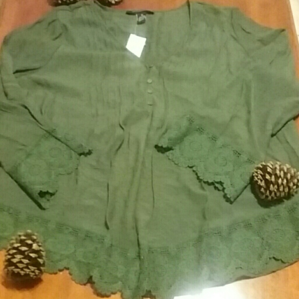 NWT Ashley Stewart Peasant Top