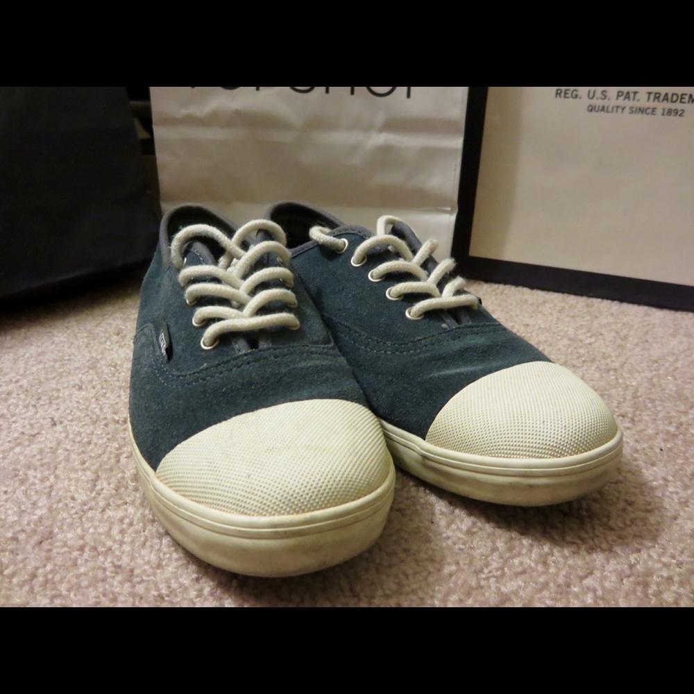 VERY NEW Suede vans