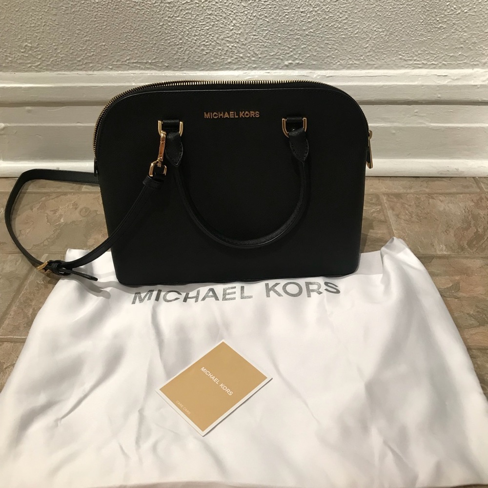 SOLD 🎉 NWOT! Michael Kors Purse - basically new!!